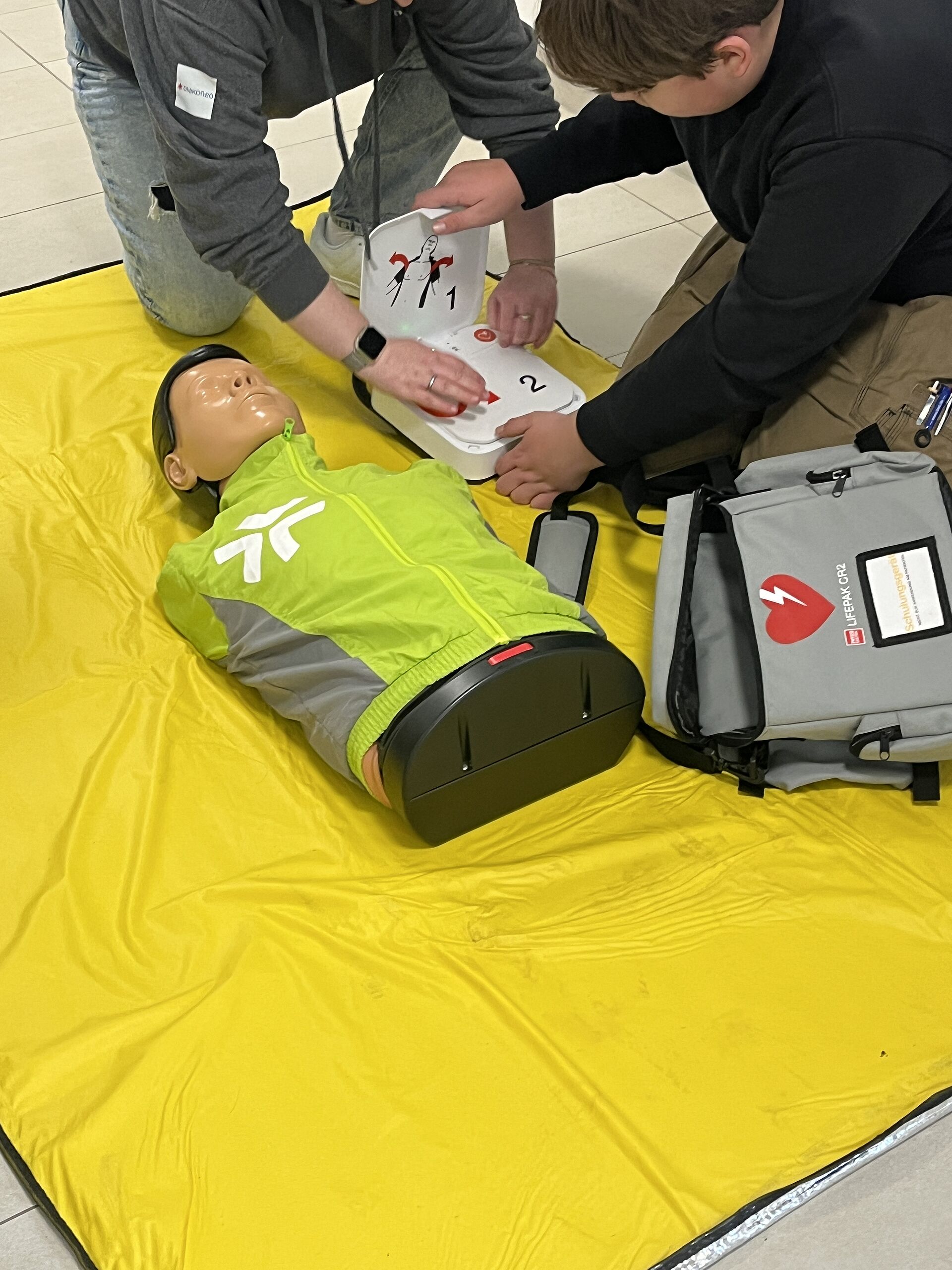 Erste-Hilfe-Kurs zur Auffrischung des Wissens der Schulsanitäter