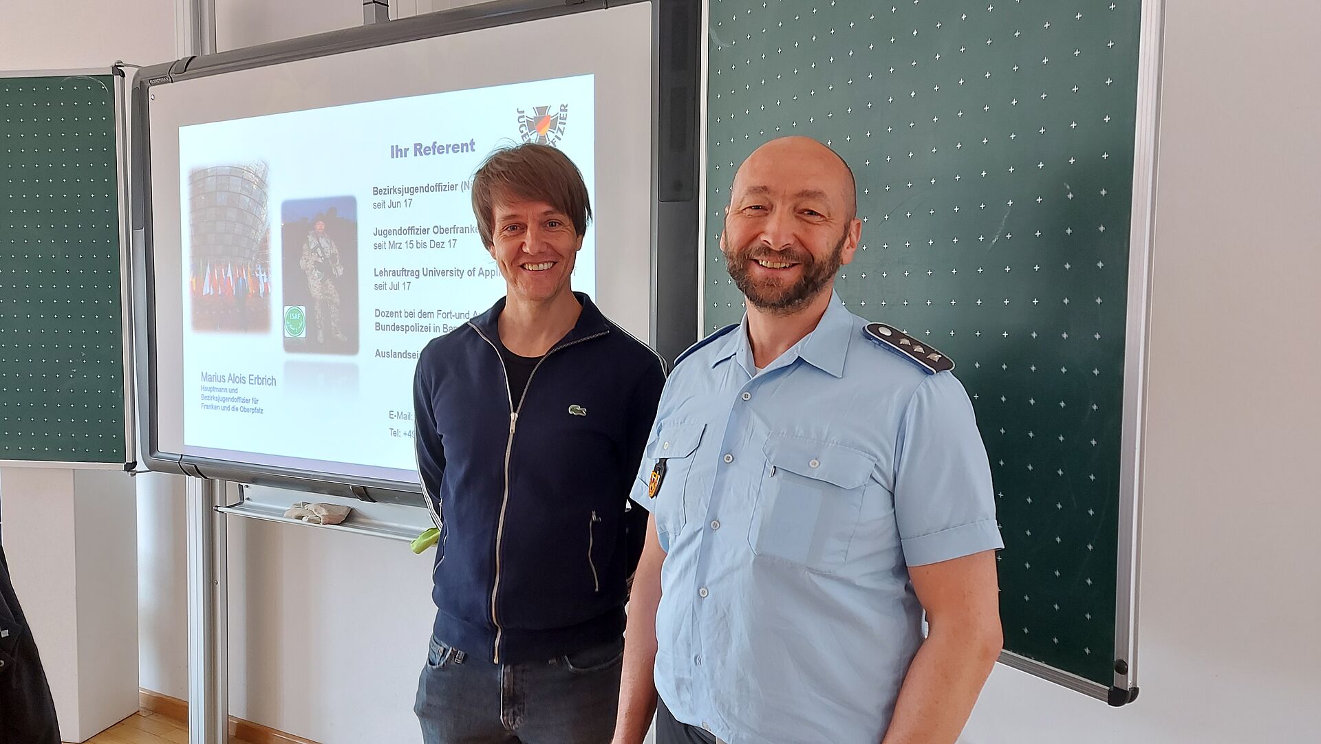 Besuch des Jugendoffiziers der Bundeswehr