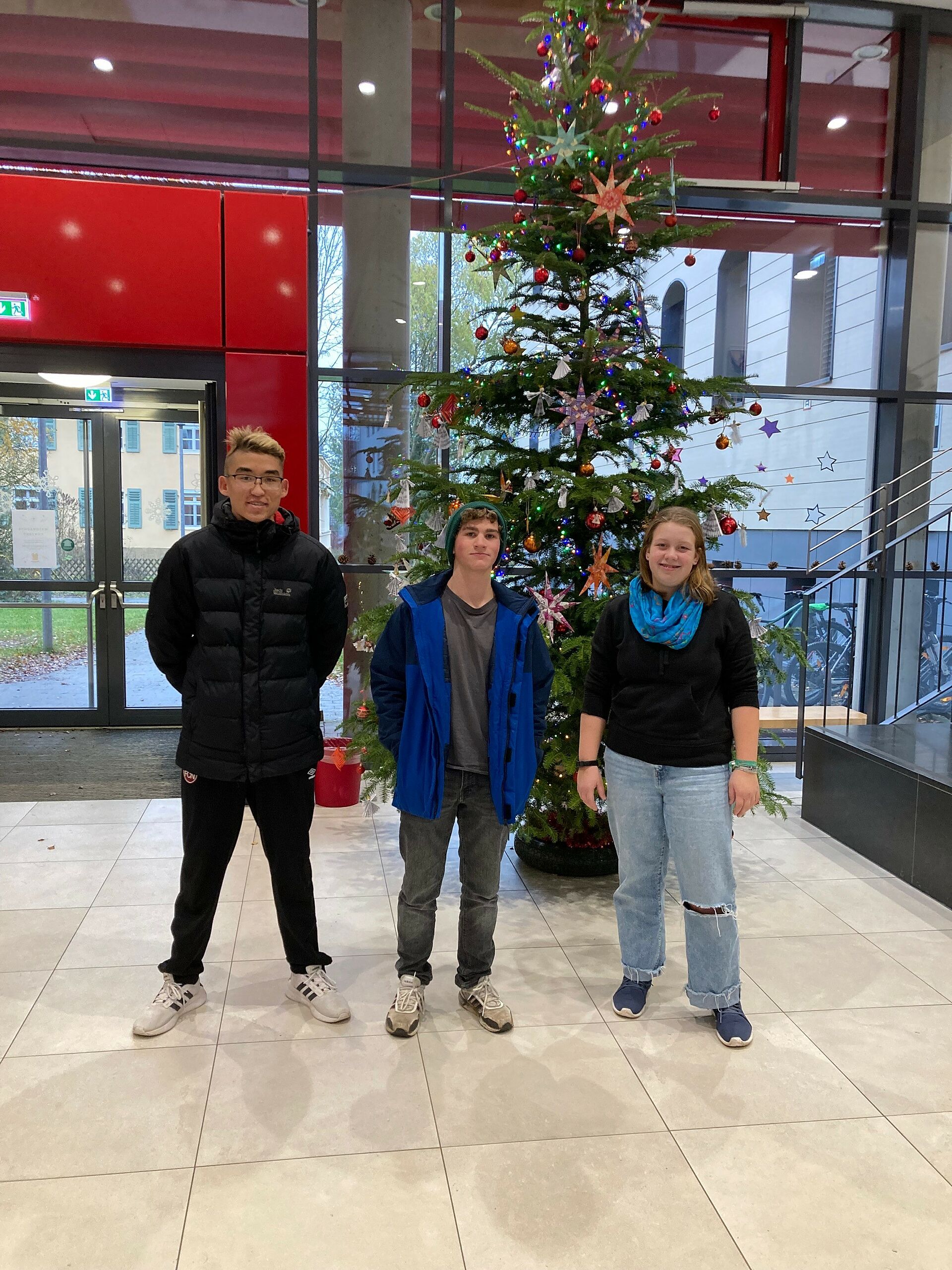 Schülersprecher 2022/23 - Nico - Oliver - Nora Schülersprecher 2022/23 - Nico - Oliver - Nora