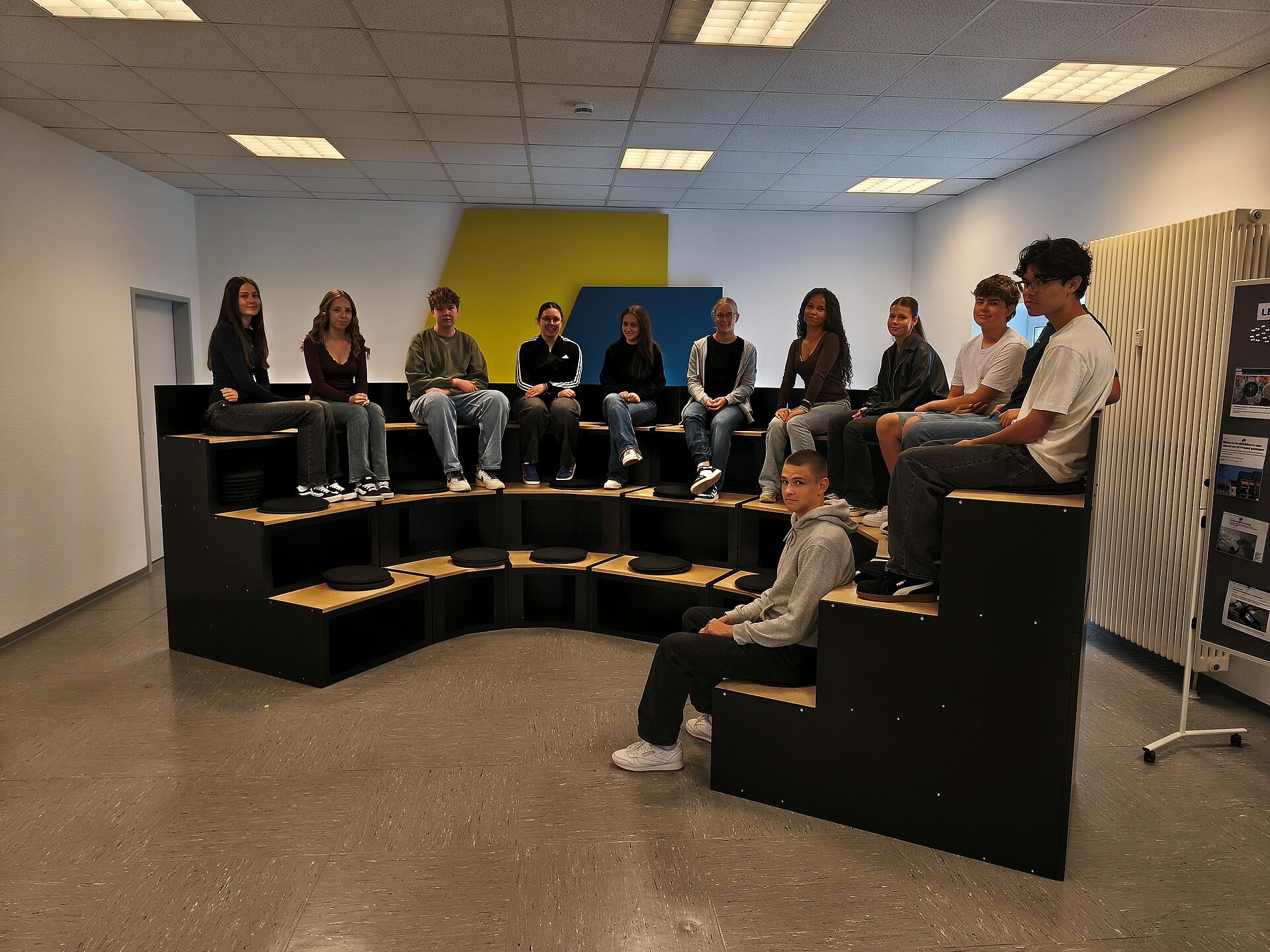 Die Klasse 9c/d zu Besuch im Ludwig Erhard Zentrum