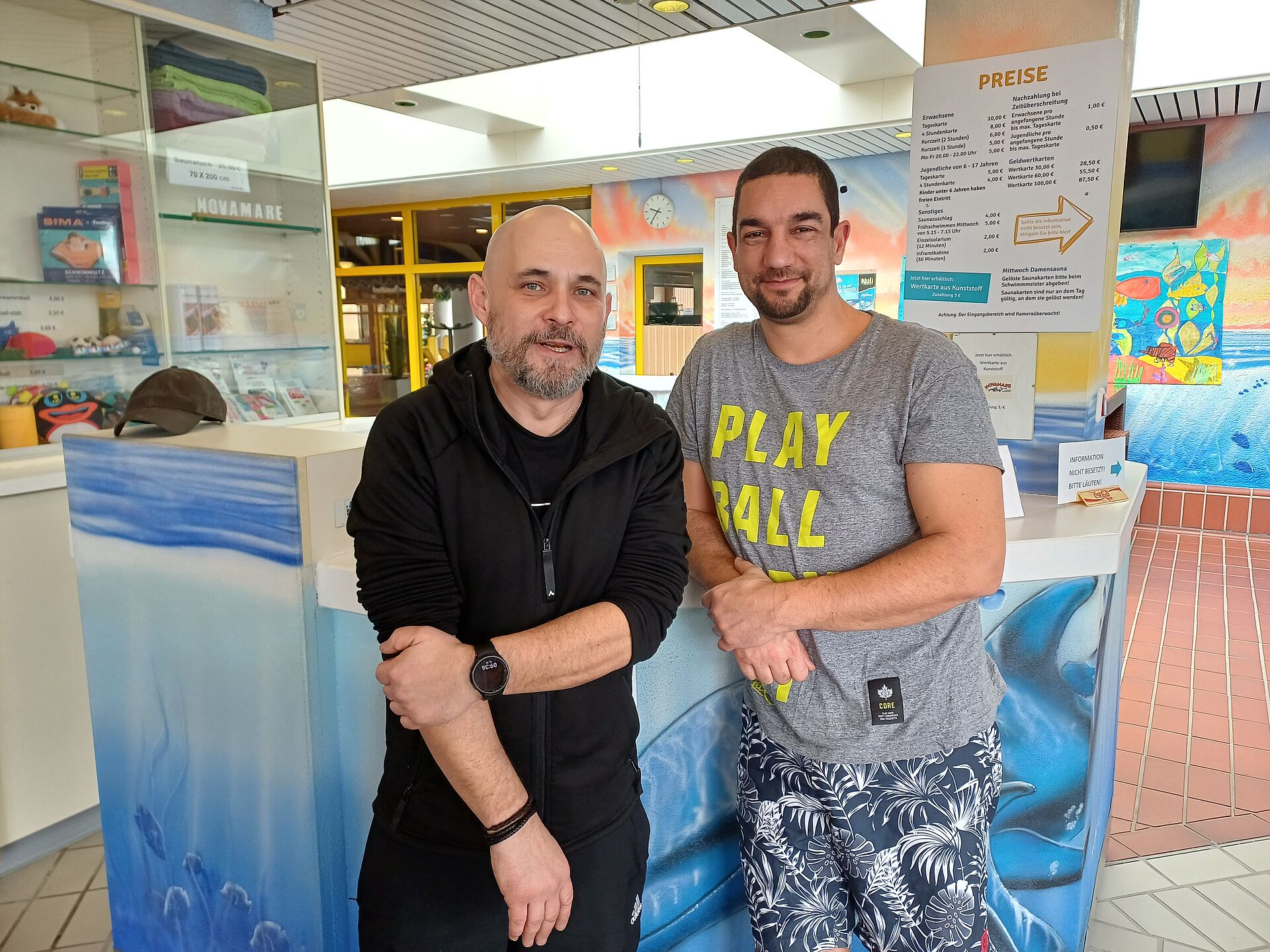 Sportlehrkräfte Herr Weber und Herr Regler