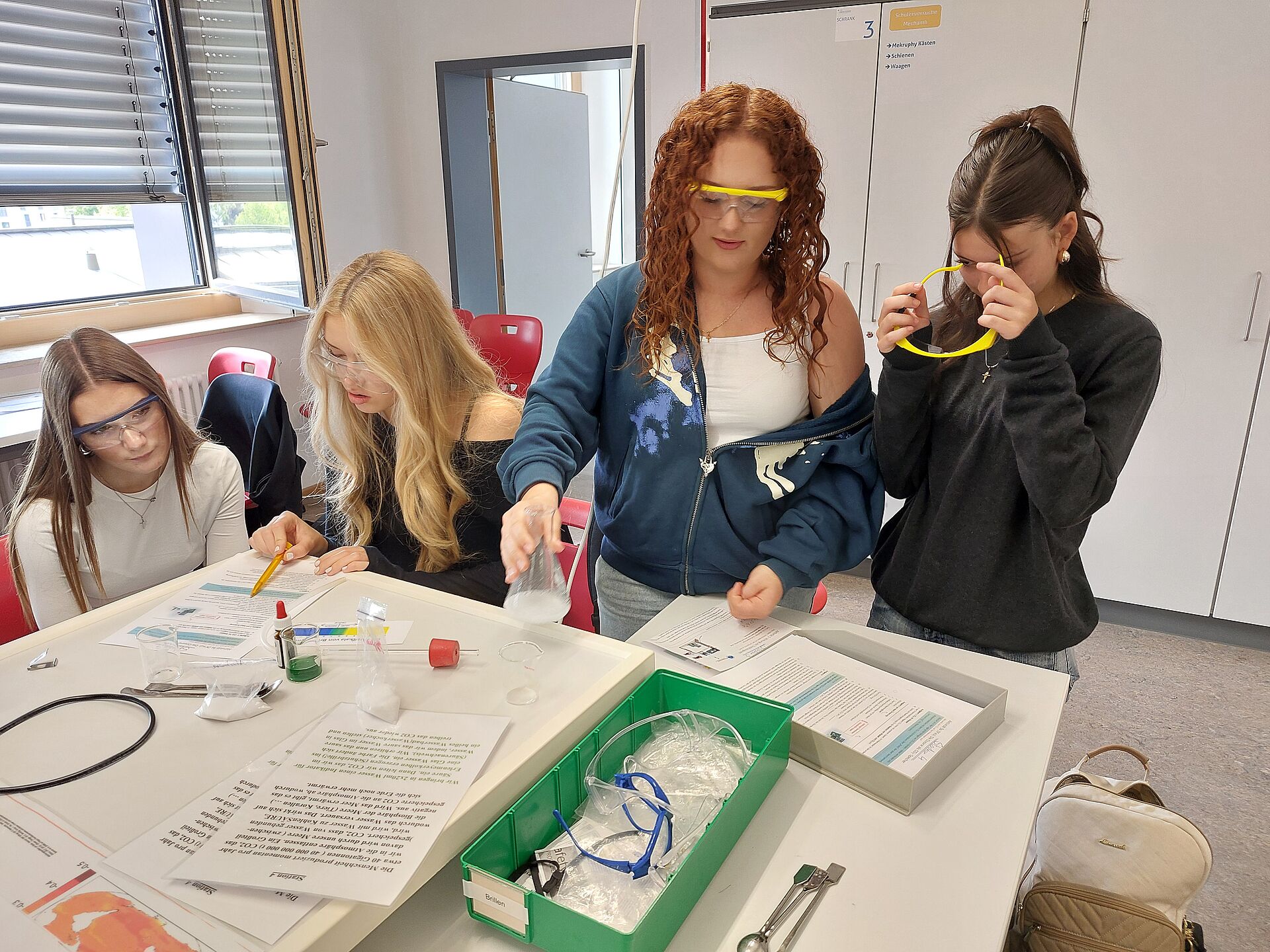 Mit dem Klimakoffer den Klimawandel verstehen