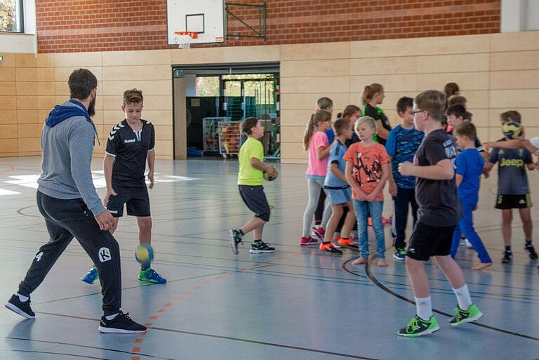 Handballtraining mit Profis vom HC Erlangen