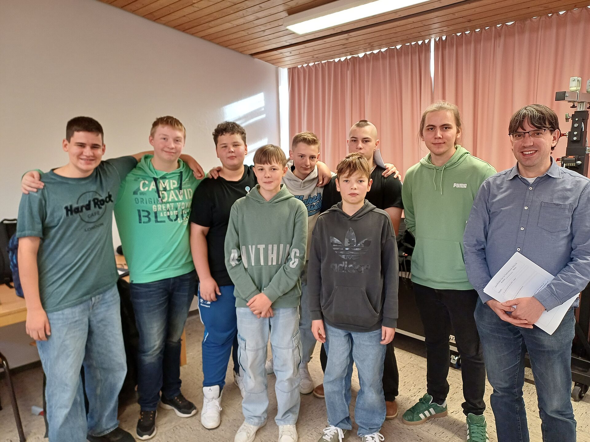 Neue Schüler im Technikteam