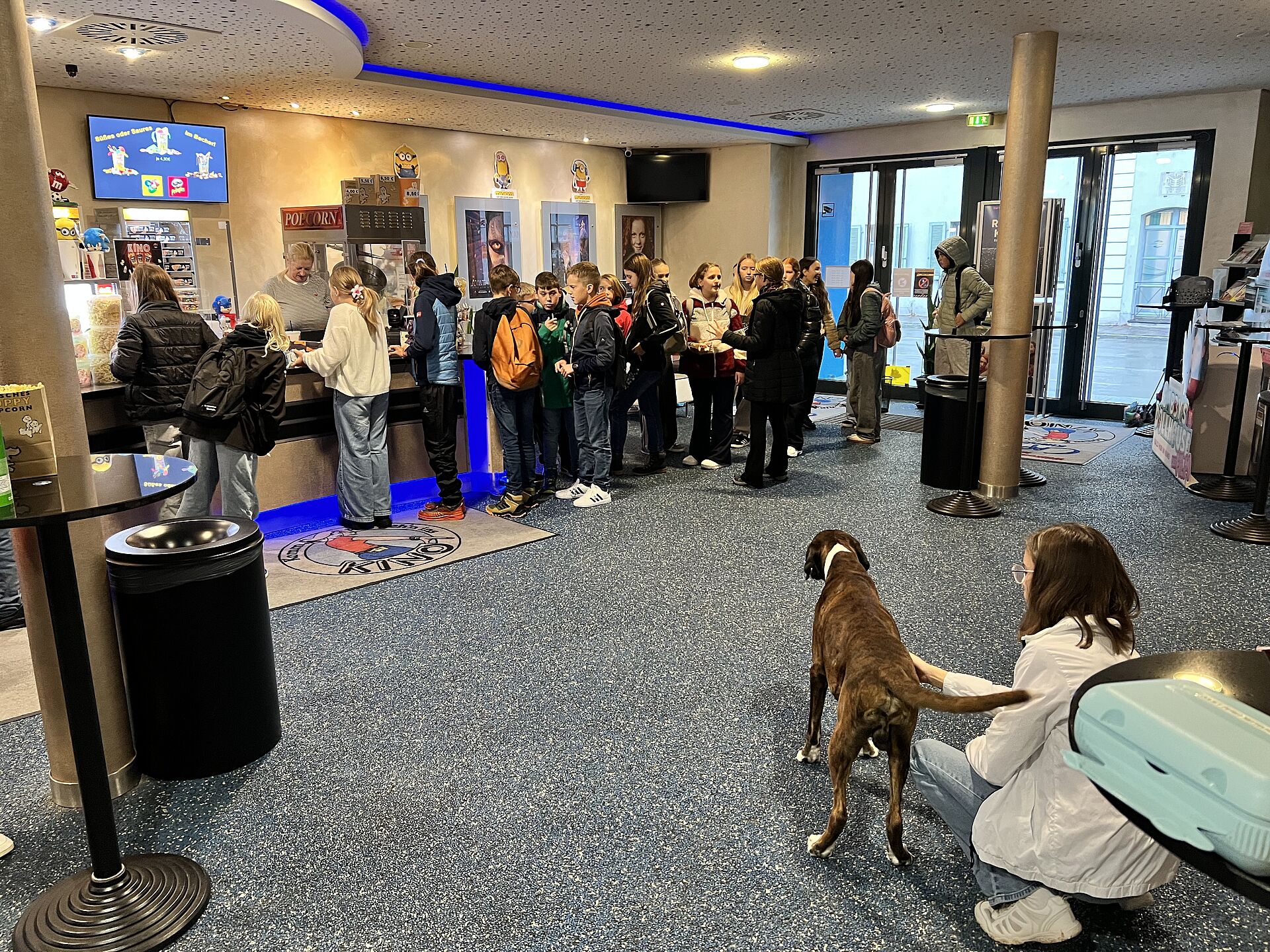 Wandertag oder doch eher „Wassertag“? - Kinoausflug der Klasse 6c und 6d