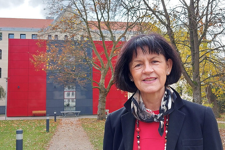 Schulleiterin Frau Seitzinger-Bürkel