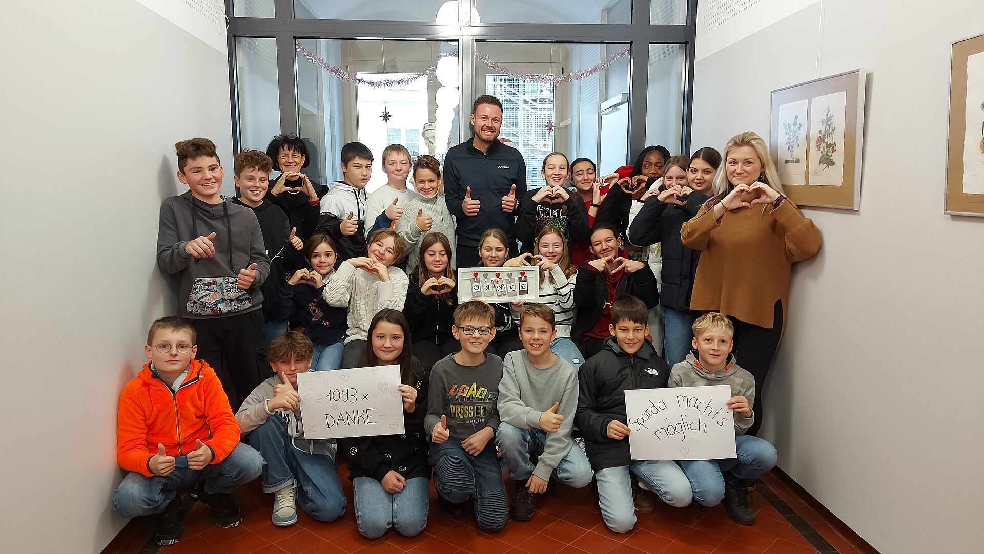 Die Klasse 6c bedankt sich bei allen, die abgestimmt haben. Die Klasse 6c bedankt sich bei allen, die abgestimmt haben.