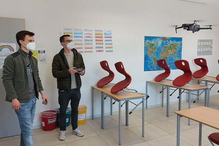 Rundflug durchs Klassenzimmer Rundflug durchs Klassenzimmer