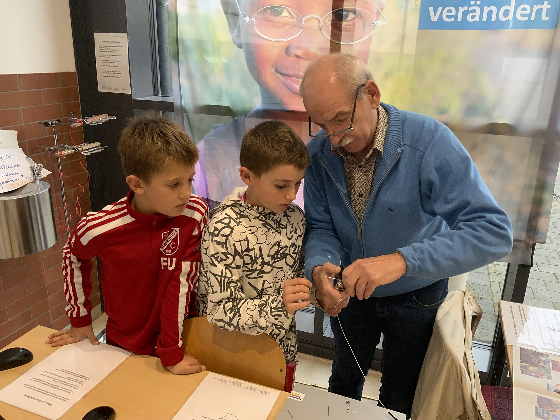 Der Ein-Dollar-Brillen-Aktionstag mit Wanderausstellung